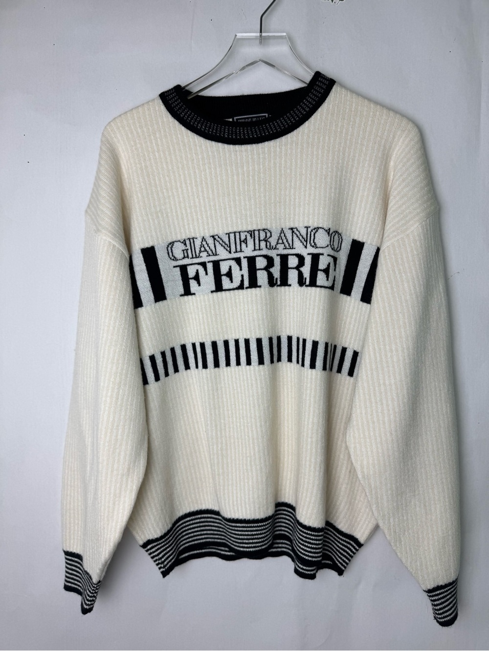 Gianfranco Ferré Vtg cream and black ribbed knit pullover sweater Sz 48